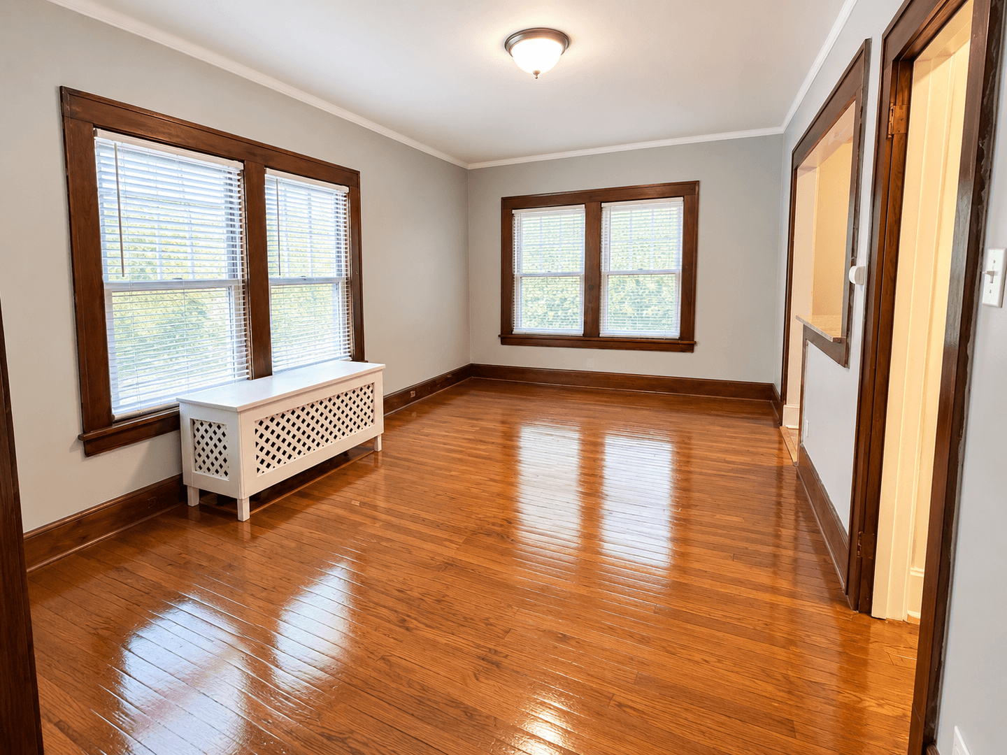 Des Moines Apartment: 3323 Ingersoll Ave