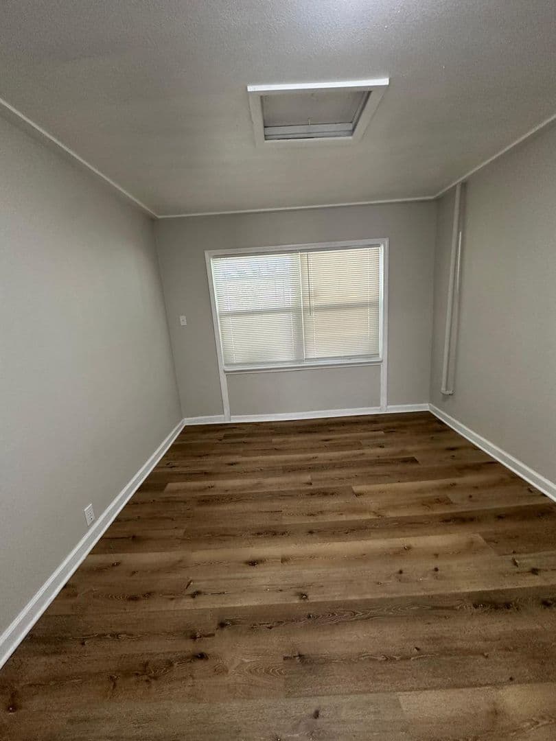 Kansas City House: 11225 Corrington Ave