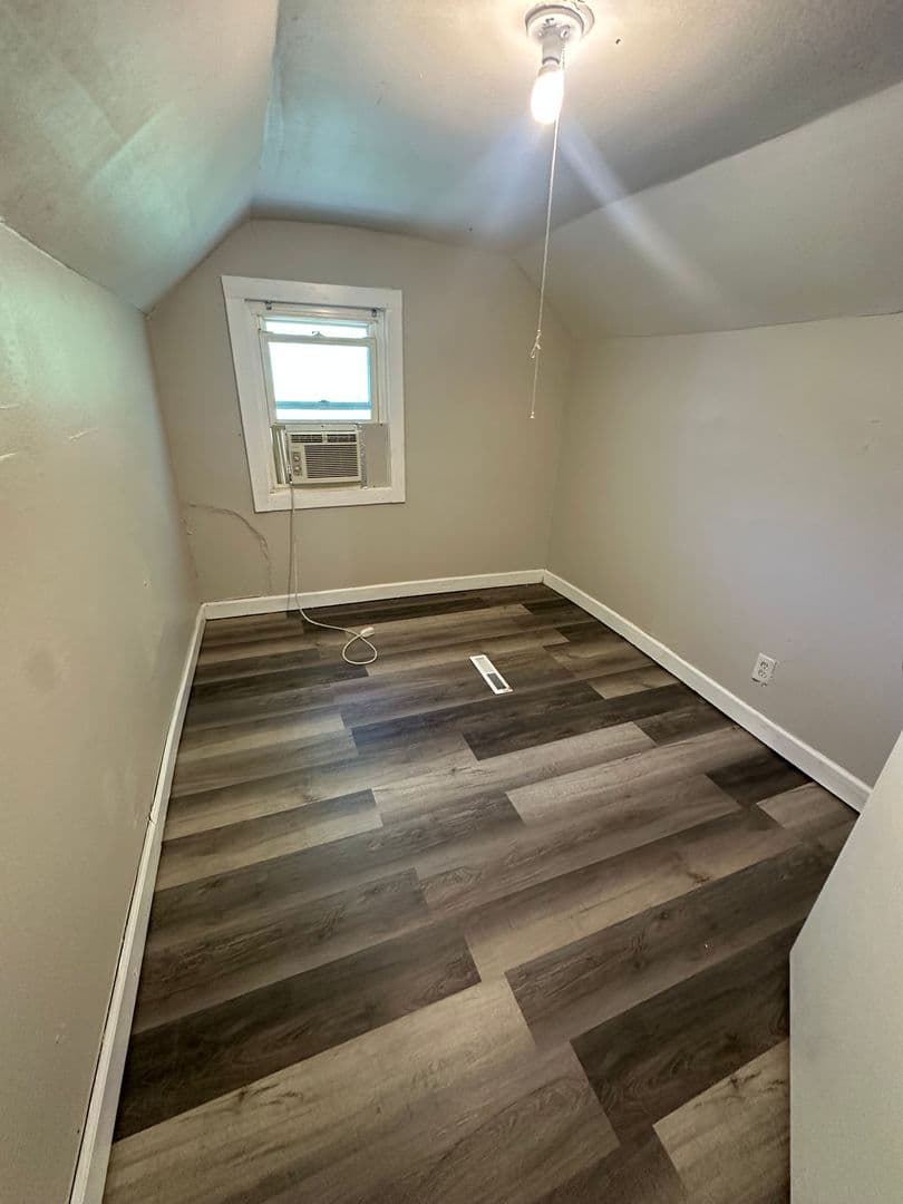 Kansas City House: 2900 E 21st St