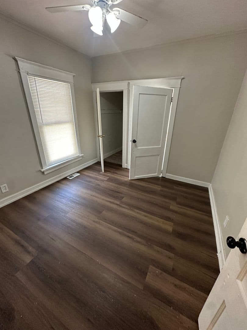 Kansas City House: 2900 E 21st St