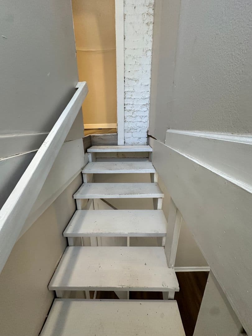 Kansas City House: 2900 E 21st St