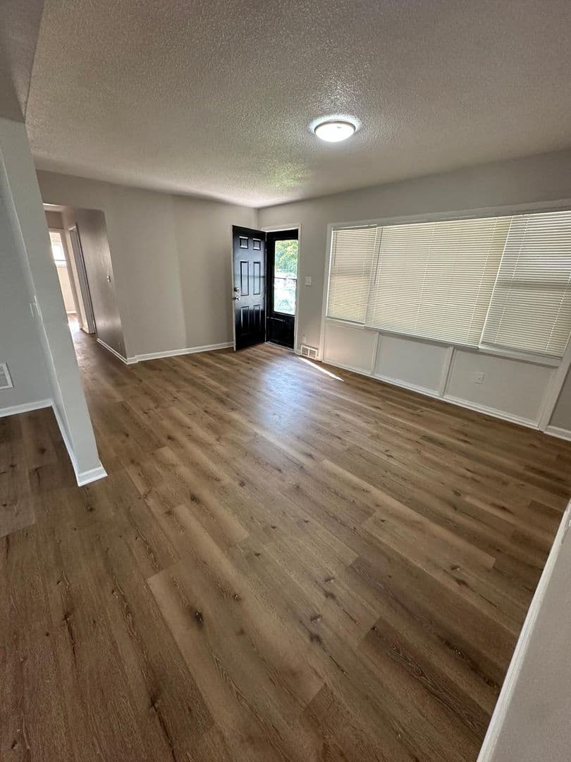 Kansas City House: 11225 Corrington Ave