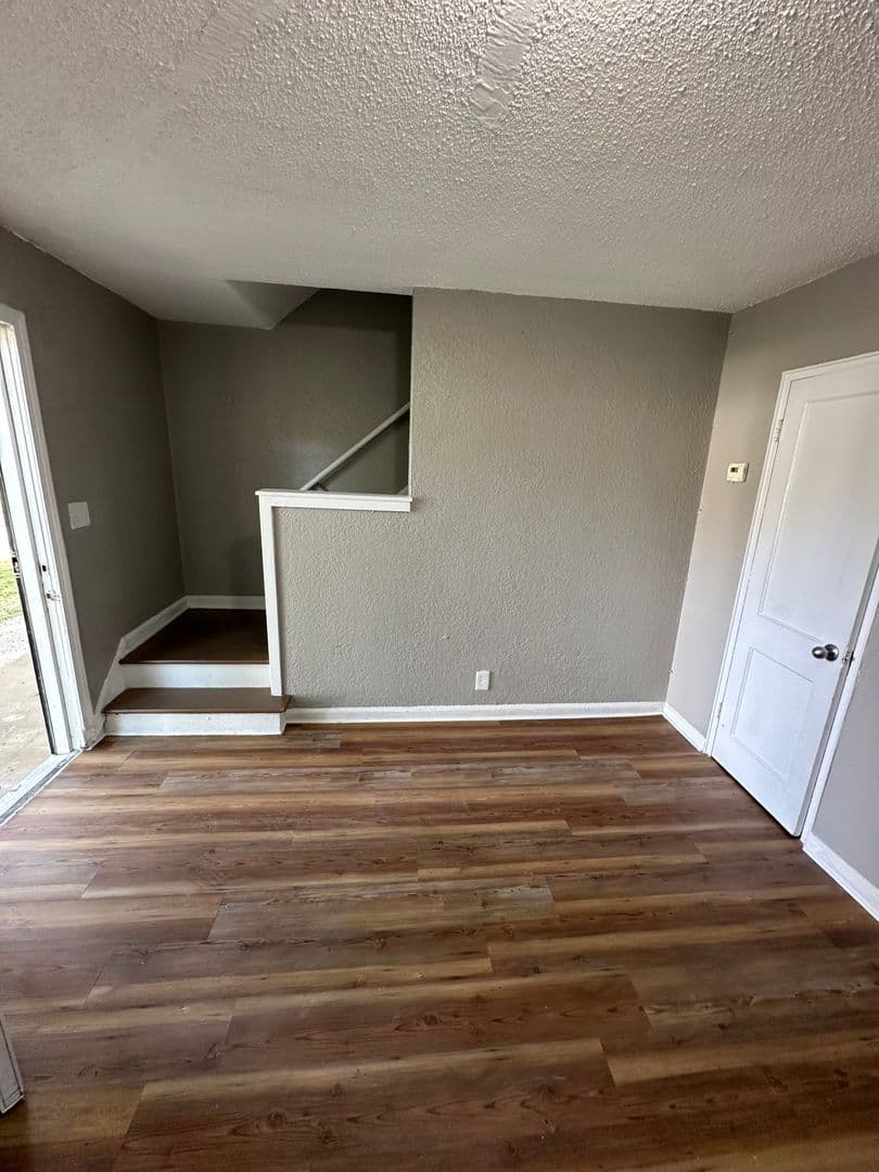 kansas city Apartment: 7412/7414 Arleta Blvd