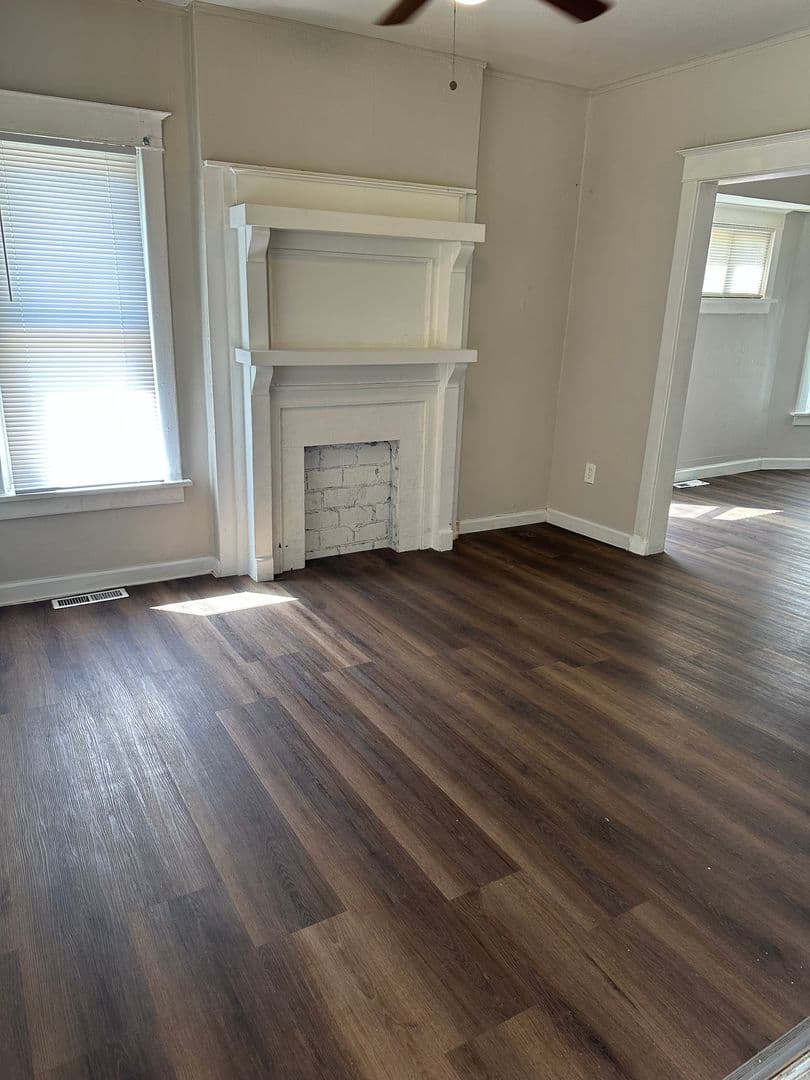 Kansas City House: 2900 E 21st St
