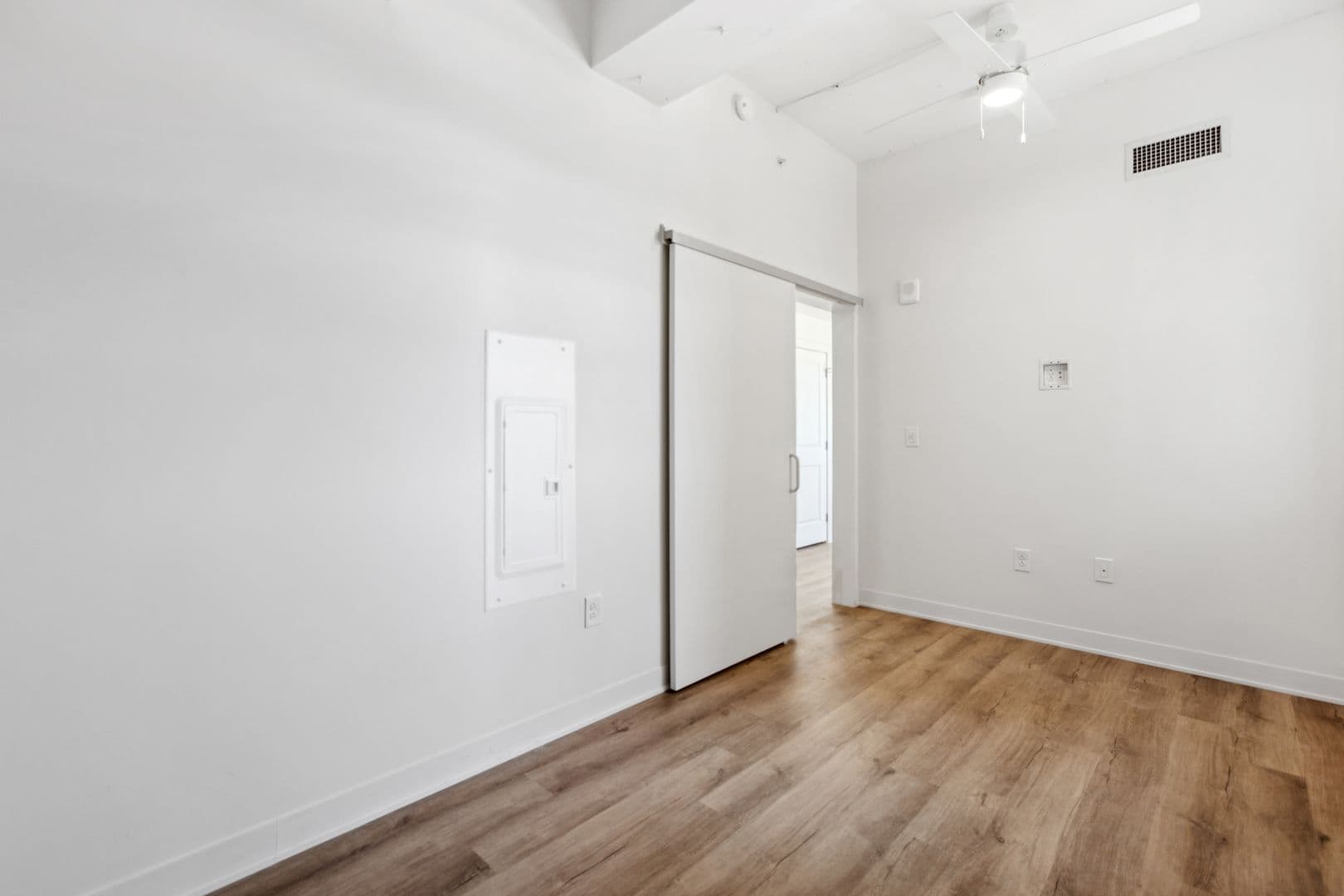 Philadelphia Apartment: 3232 Henry Ave