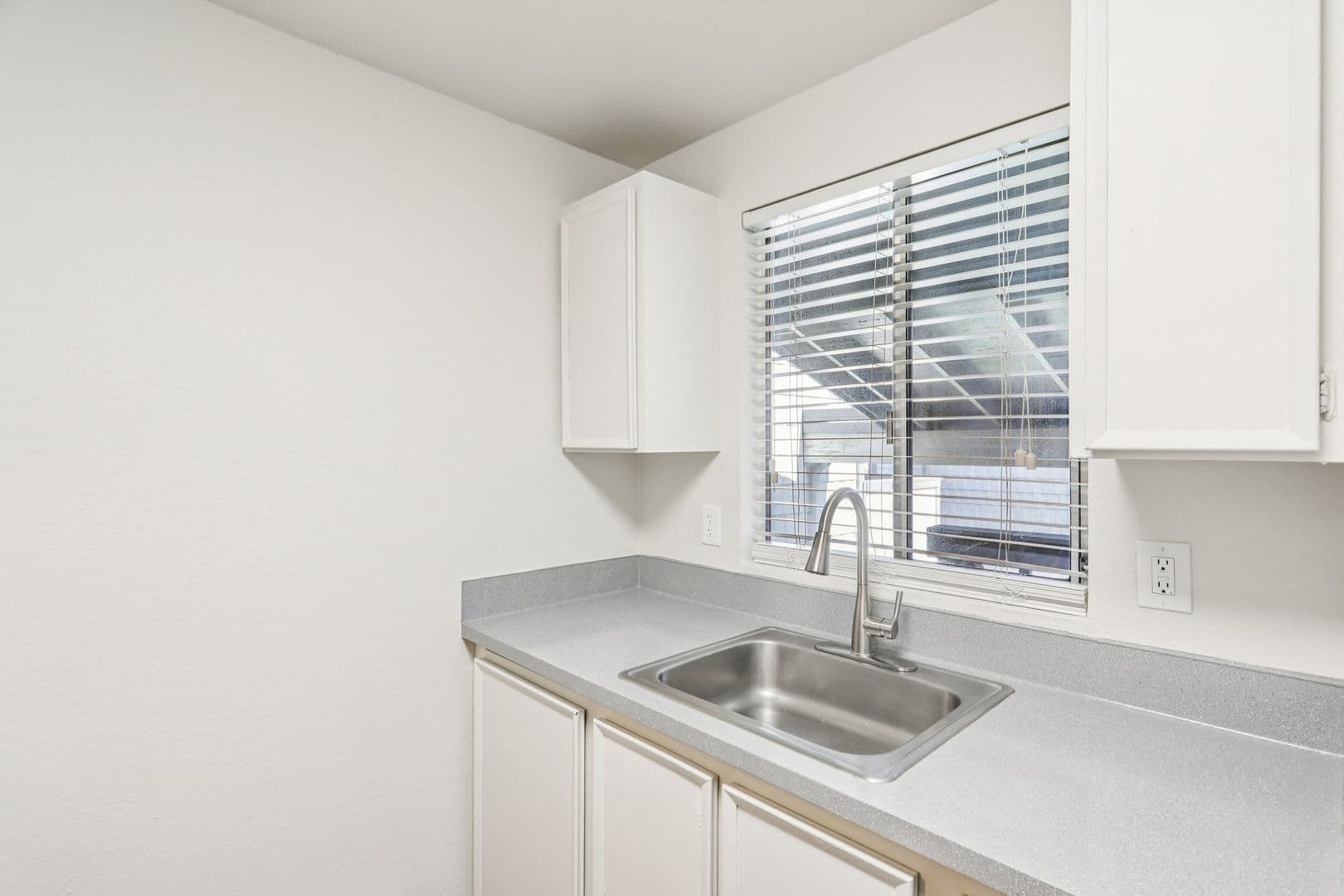 Lakewood Apartment: 4828 123rd St SW