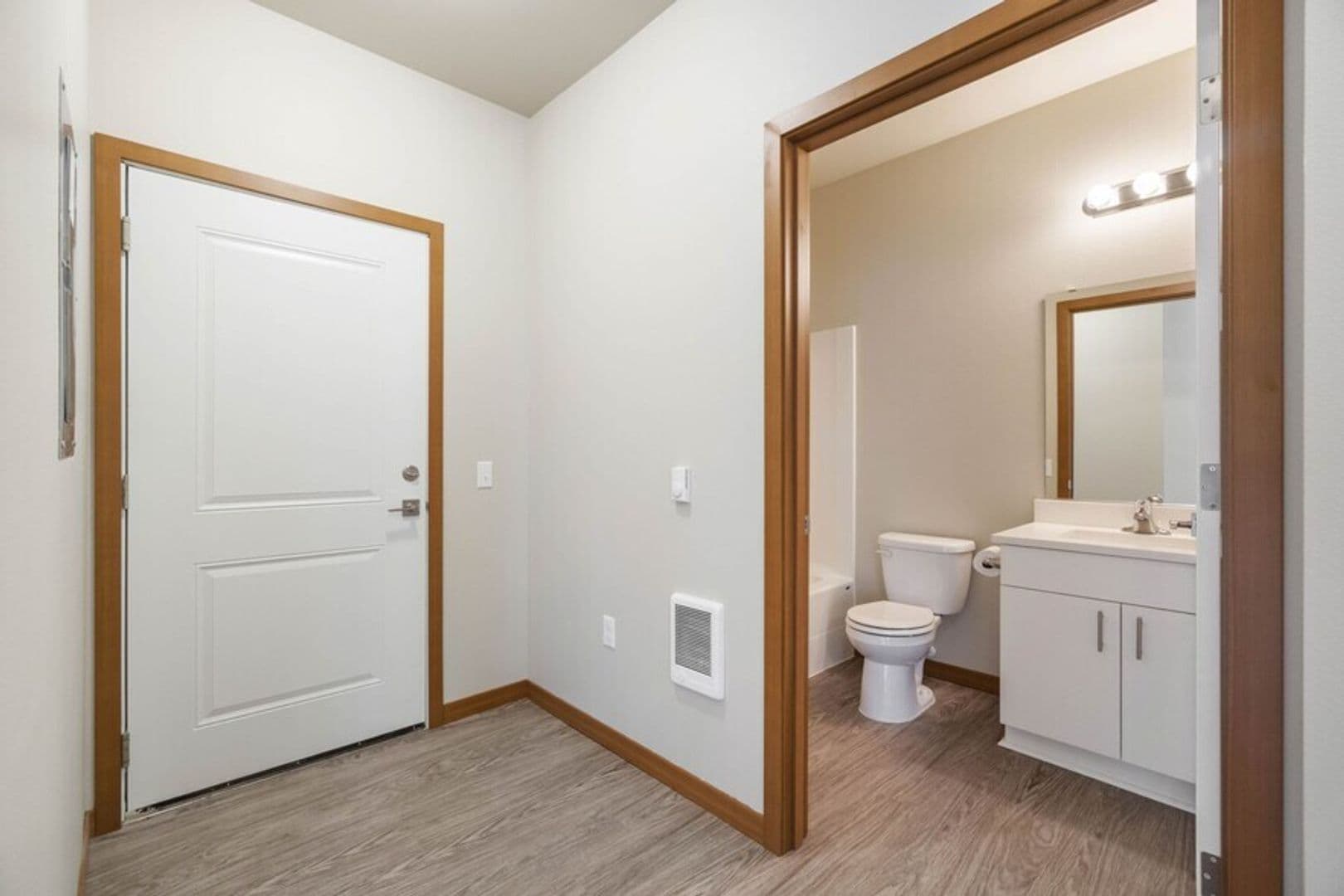Bonney Lake Apartment: 8609 Locust Ave E.