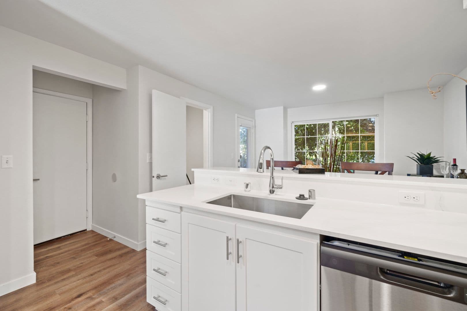 Tacoma Townhome: 1101 N Mountain View Ave, - F27