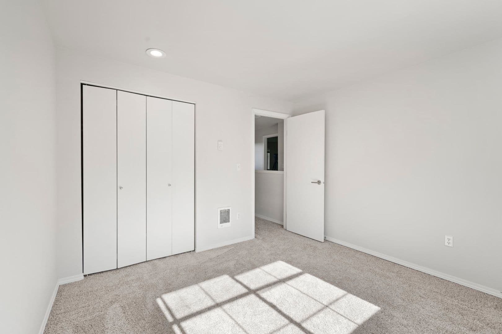 Tacoma Townhome: 1101 N Mountain View Ave, - F27