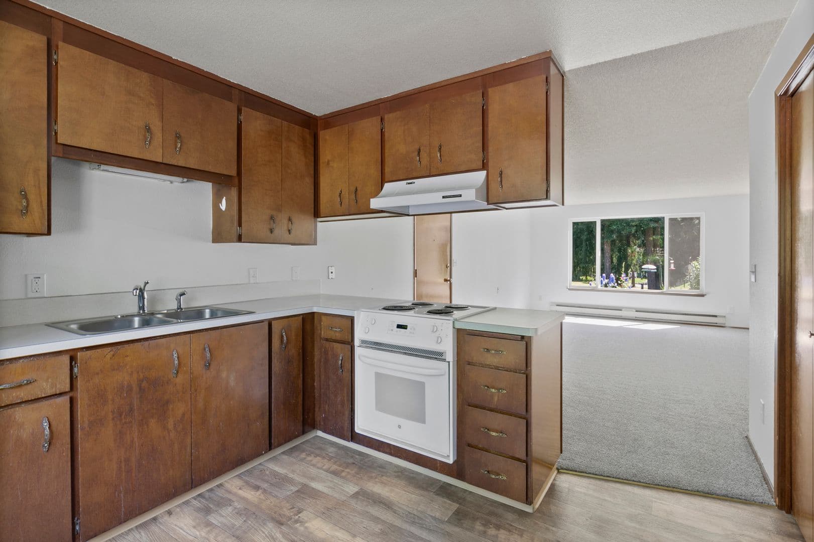 Tacoma Apartment: 9020 Pipeline Road E