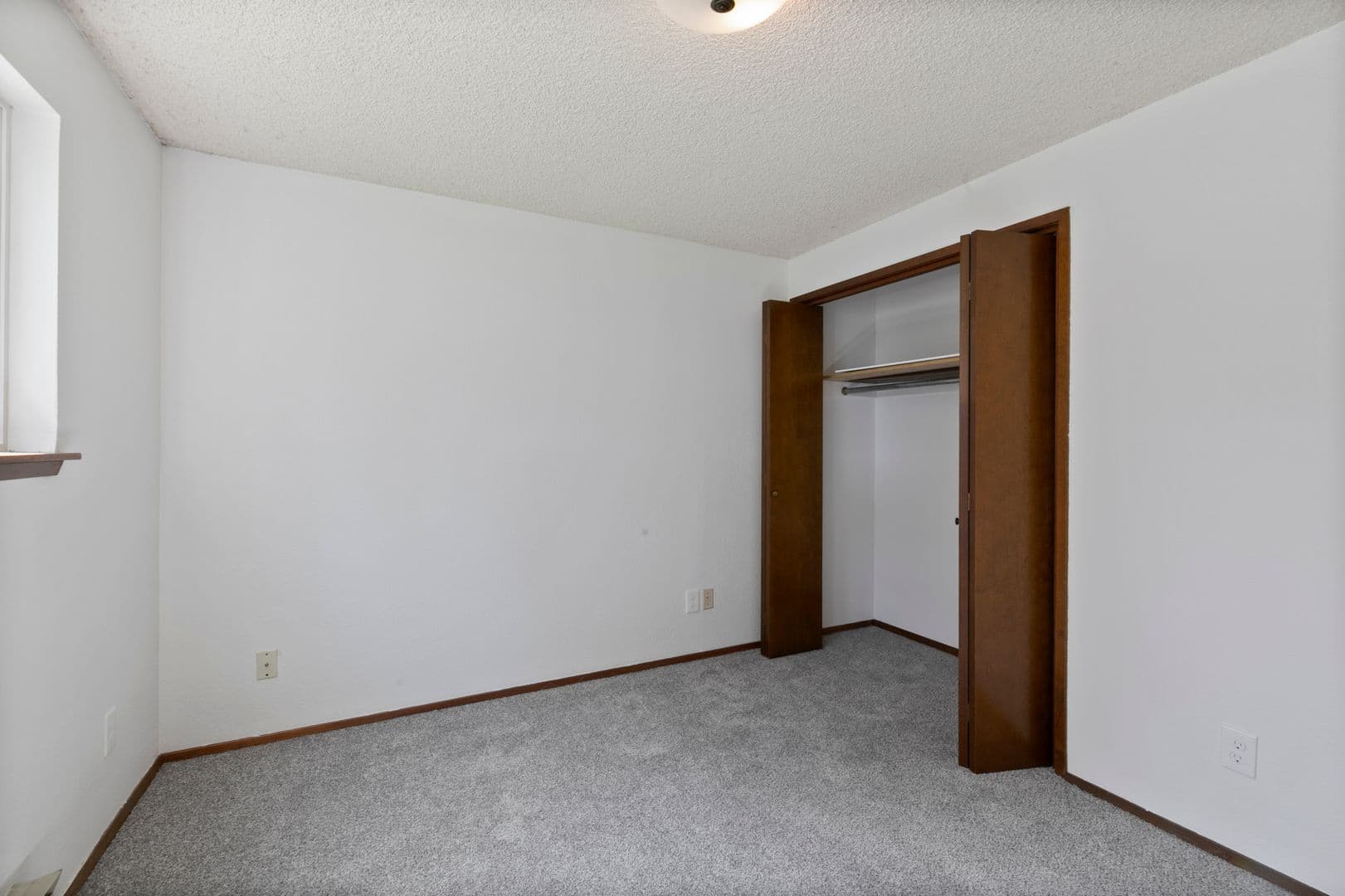 Tacoma Apartment: 9020 Pipeline Road E