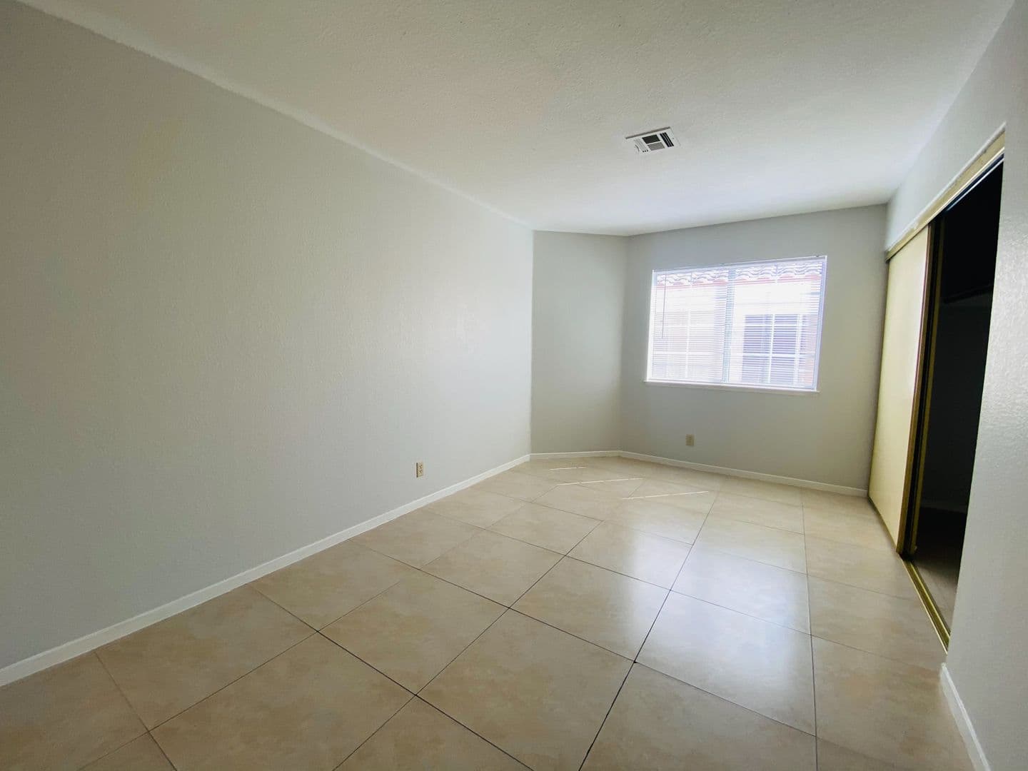 LAS VEGAS House: 8224 CARMEN BLVD