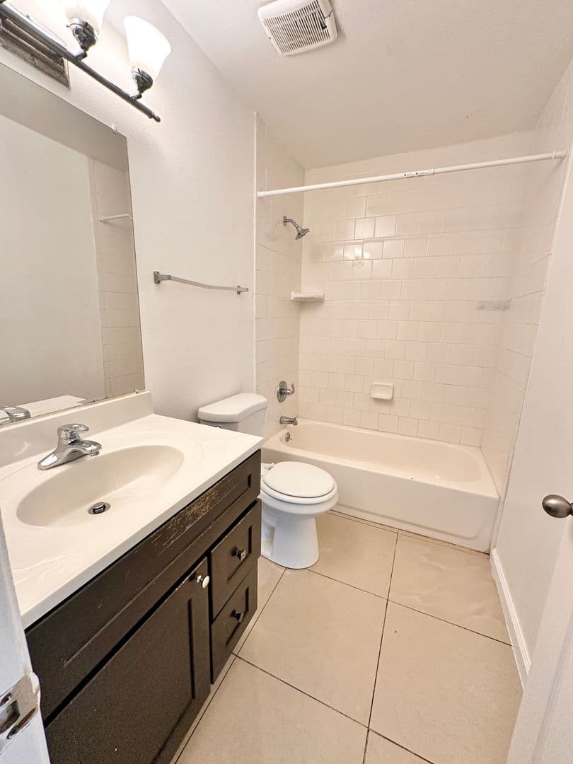 Las Vegas Apartment: 5238 Greene Ln