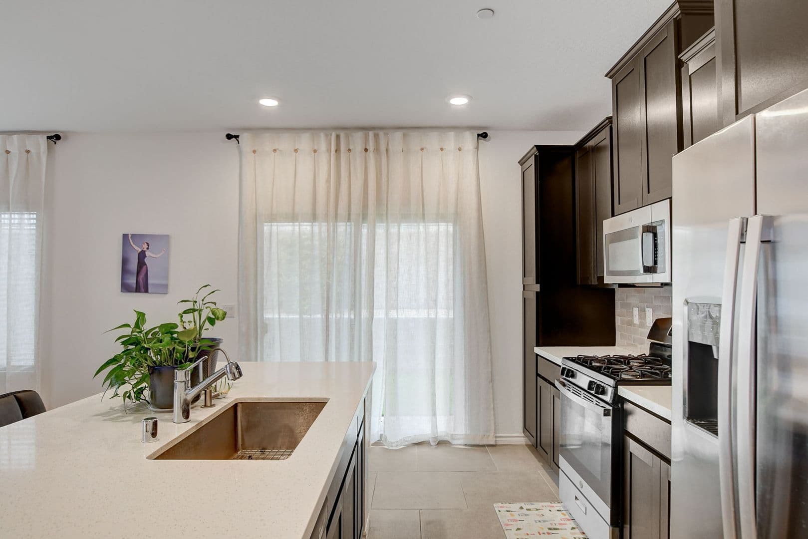 Las Vegas Townhome: 600 N Carriage Hill Dr #1035