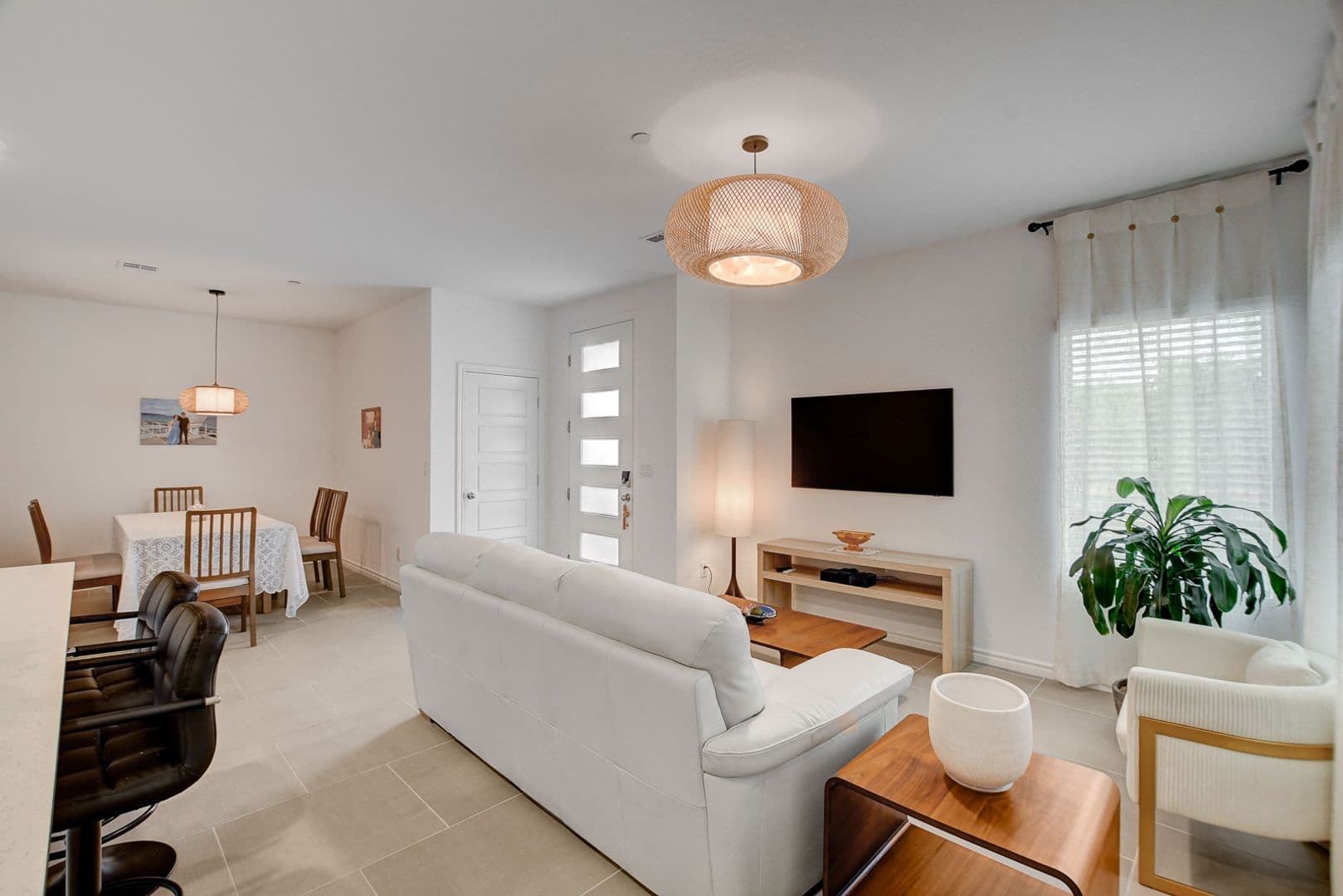 Las Vegas Townhome: 600 N Carriage Hill Dr #1035