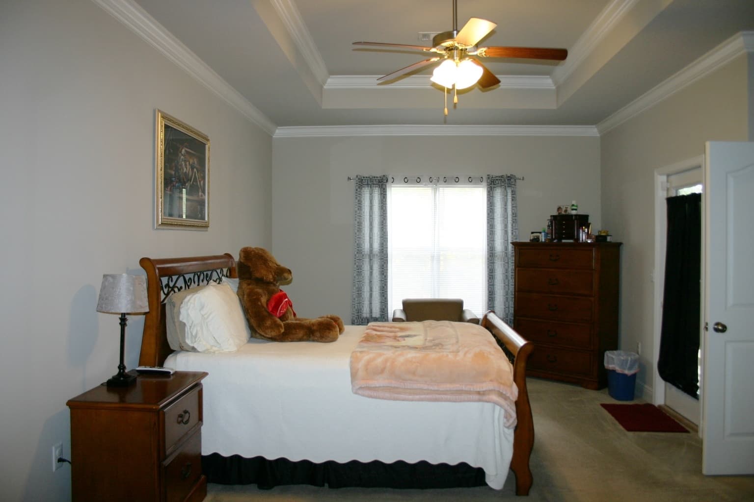 Crestview House: 658 Red Fern Road