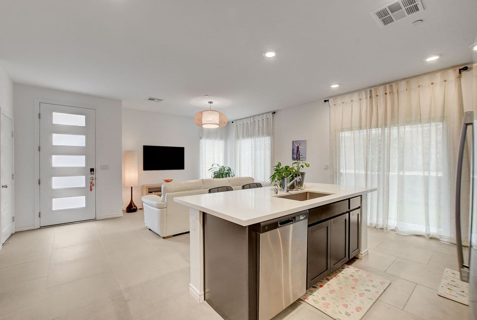 Las Vegas Townhome: 600 N Carriage Hill Dr #1035