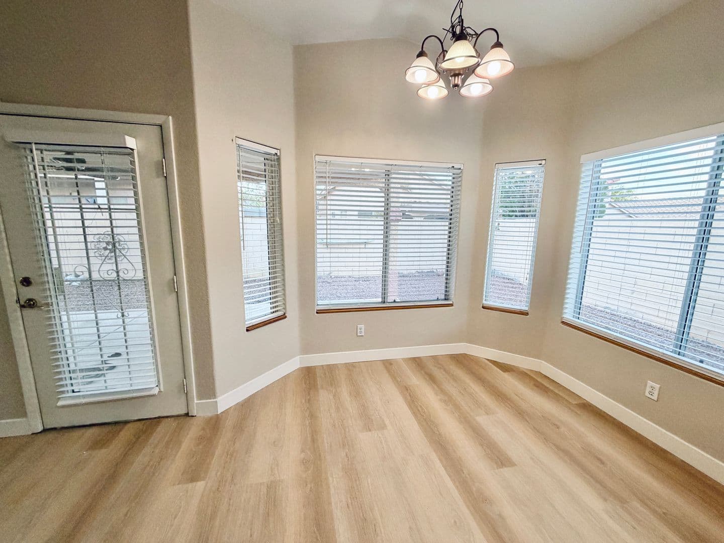 LAS VEGS House: 7844  SCAMMONS BAY CT.