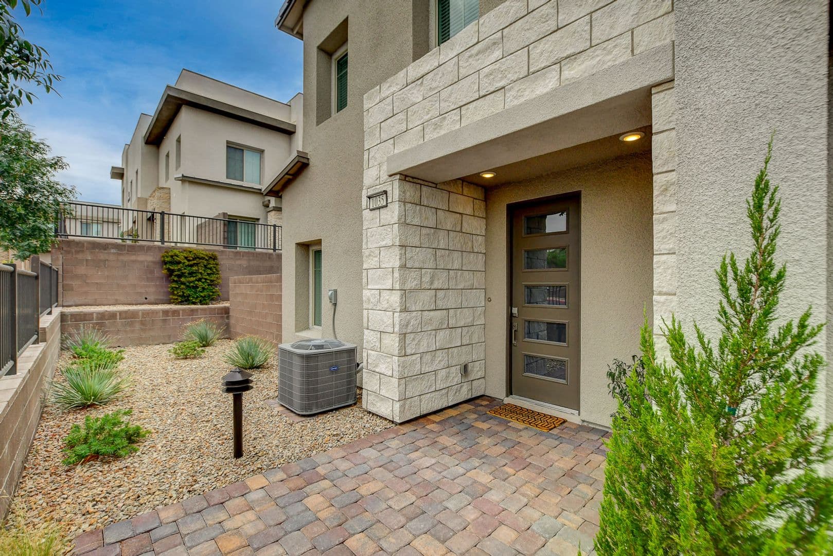 Las Vegas Townhome: 600 N Carriage Hill Dr #1035