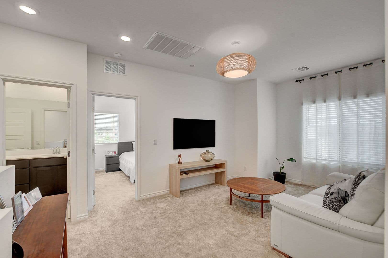 Las Vegas Townhome: 600 N Carriage Hill Dr #1035