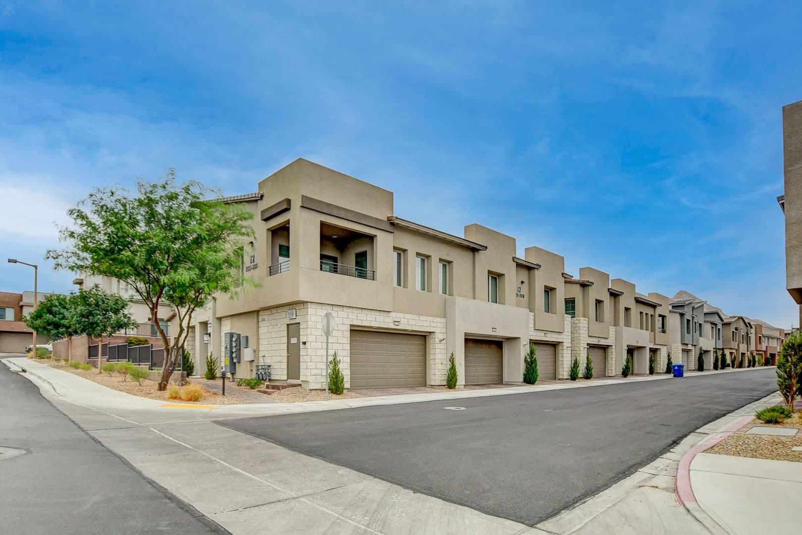 Las Vegas Townhome: 600 N Carriage Hill Dr #1035