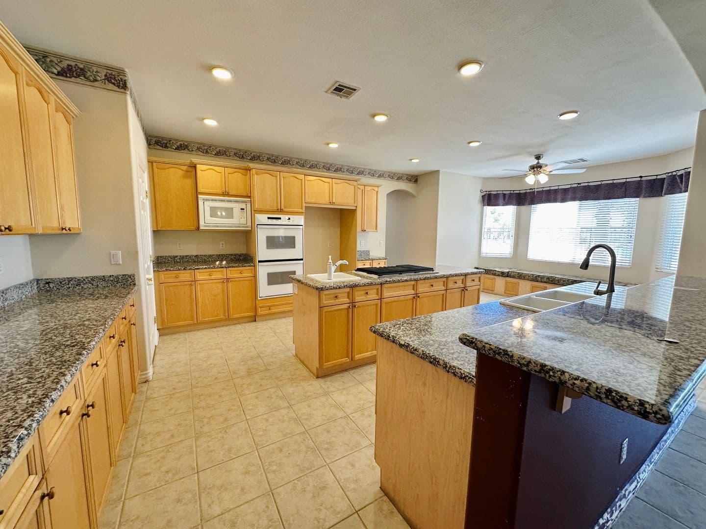 LAS VEGAS House: 122 CASCADE LAKE ST
