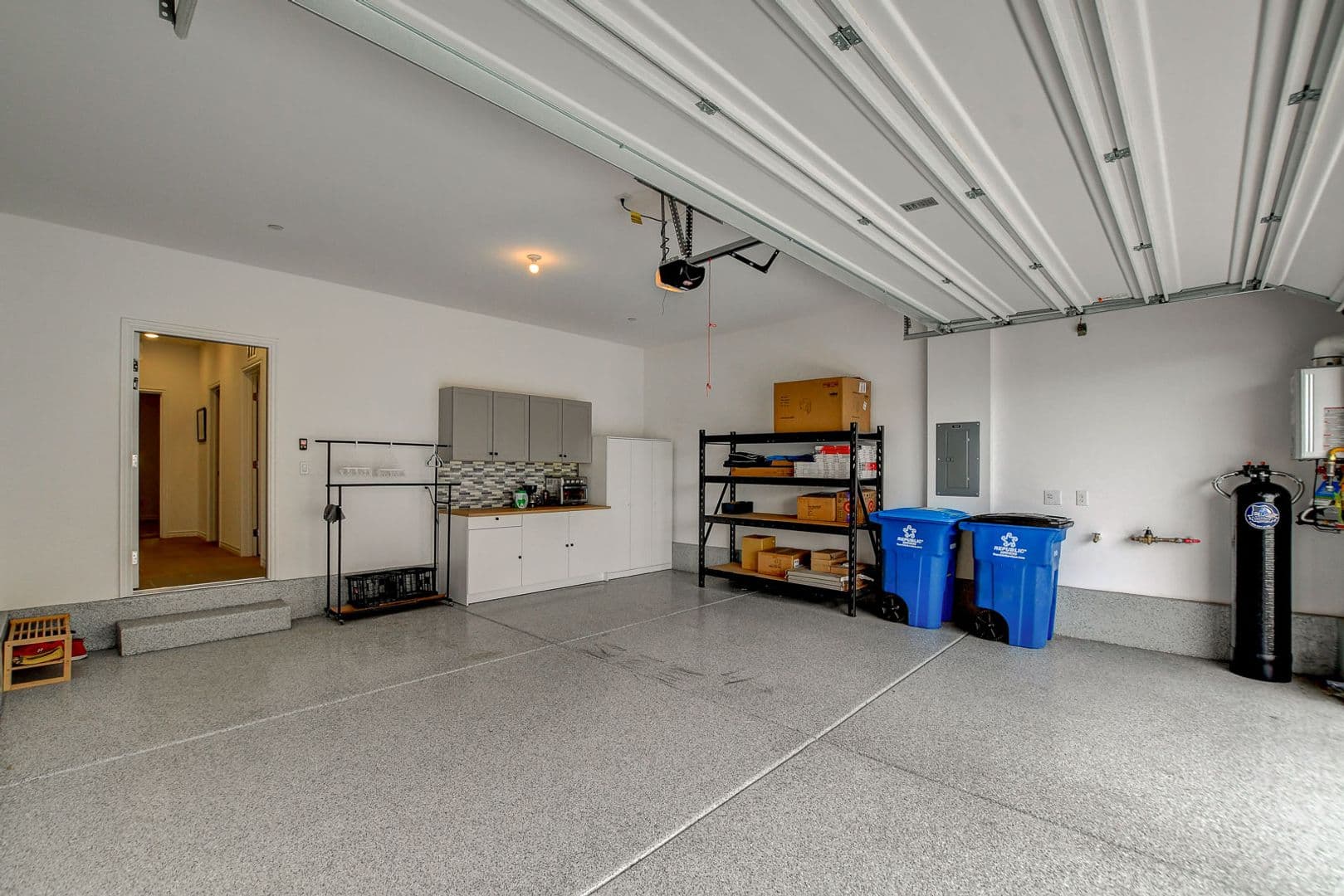 Las Vegas Townhome: 600 N Carriage Hill Dr #1035