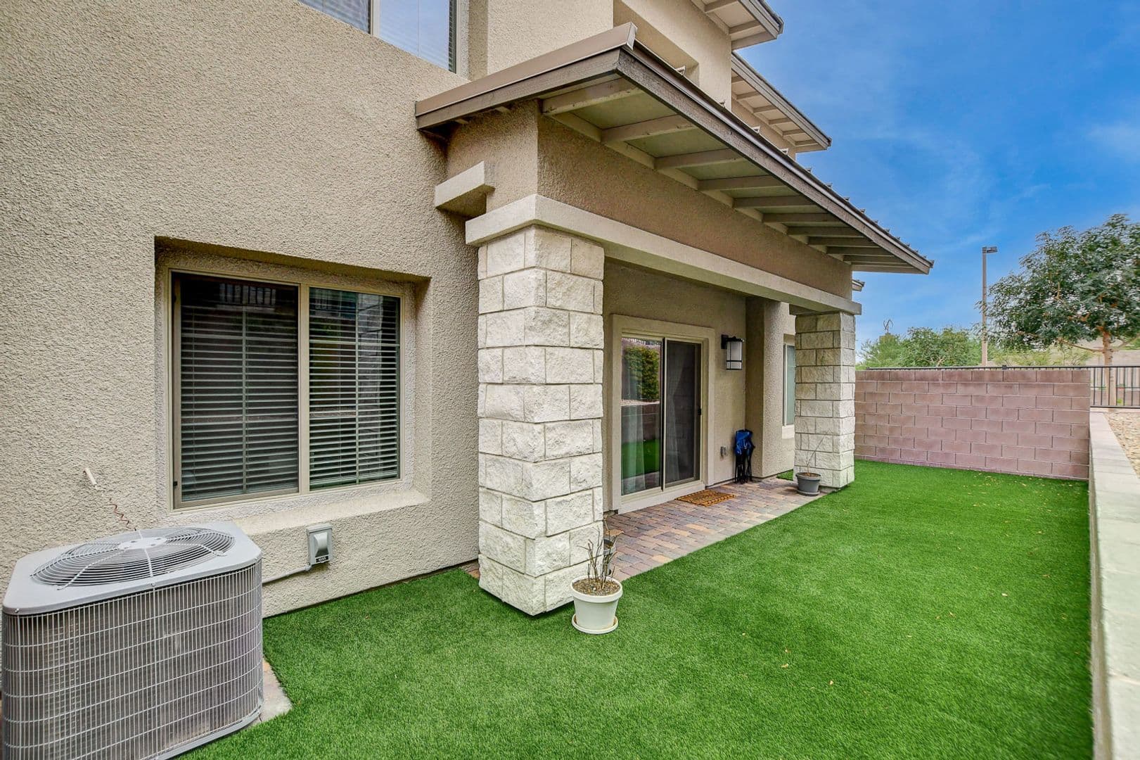Las Vegas Townhome: 600 N Carriage Hill Dr #1035