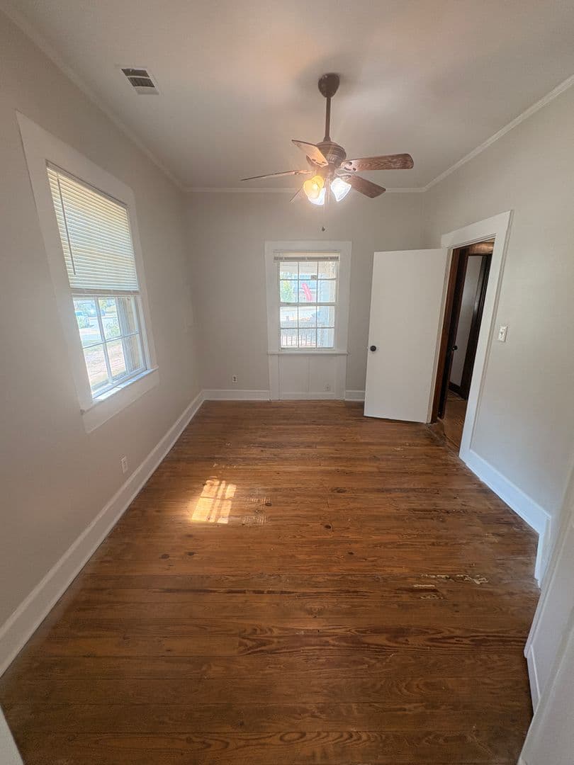 Athens House: 1095 Macon Highway