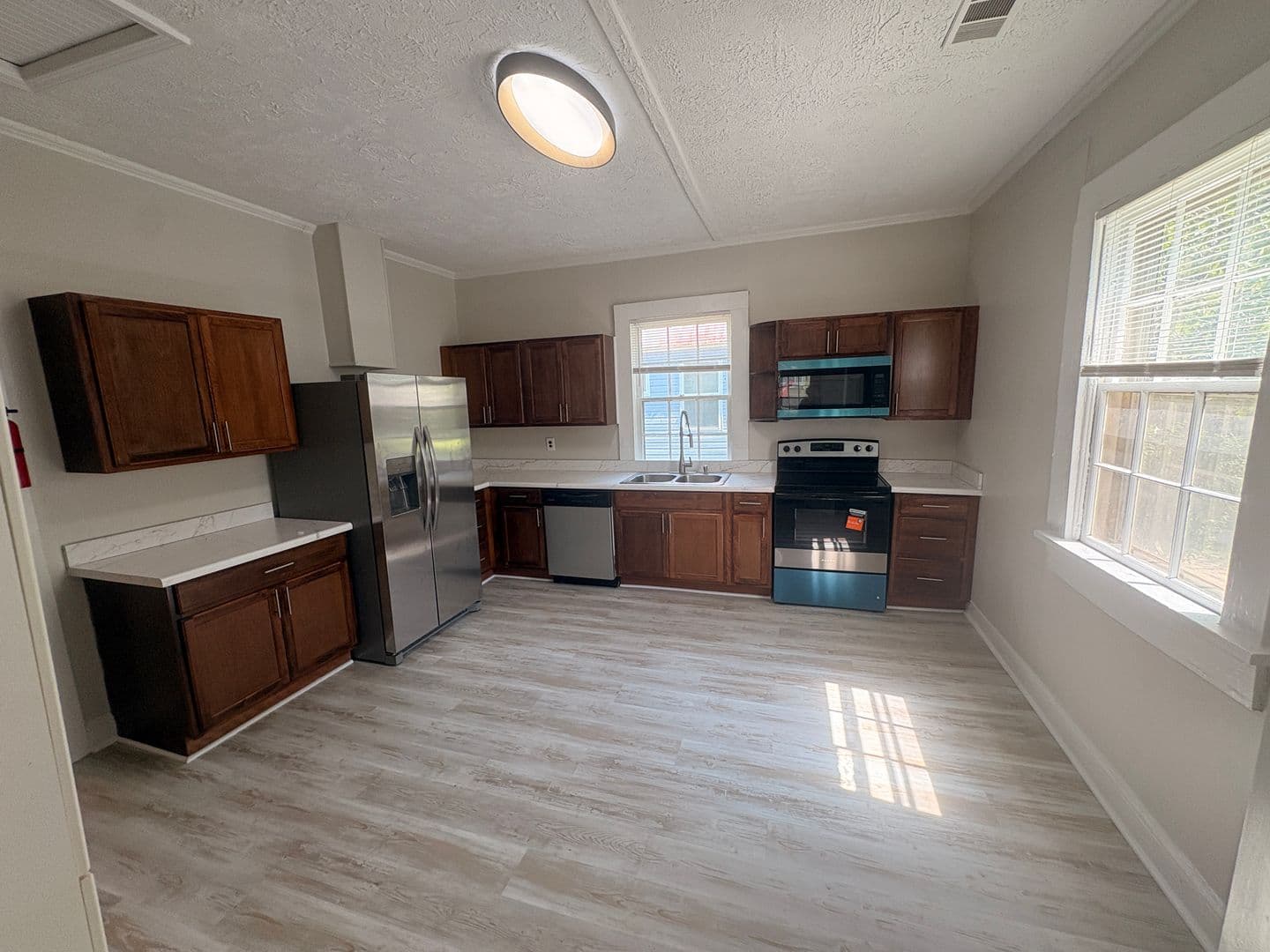 Athens House: 1095 Macon Highway