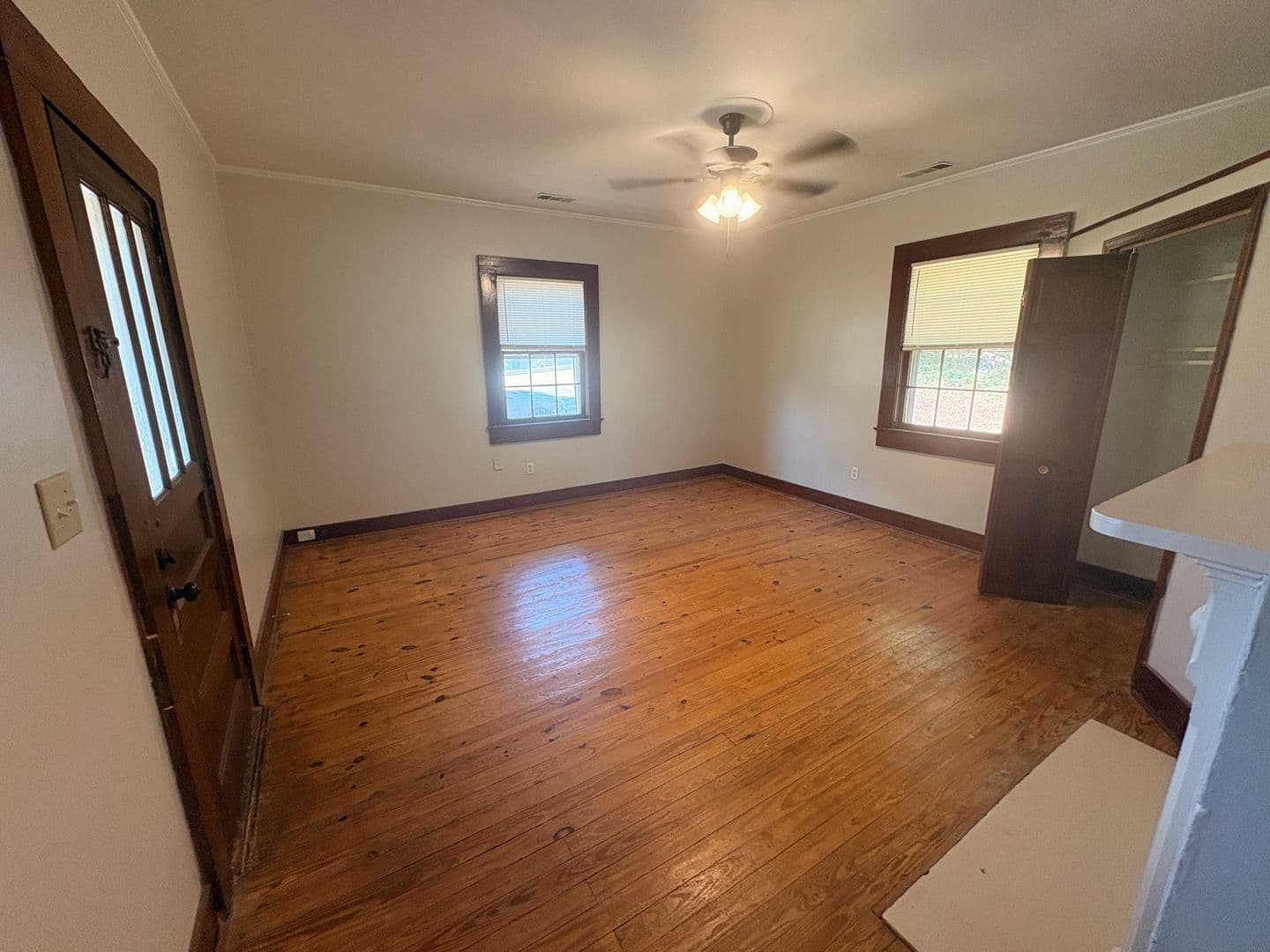 Athens House: 1095 Macon Highway