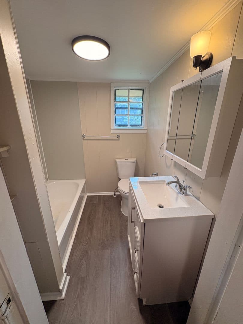 Athens House: 1085-B Macon Highway