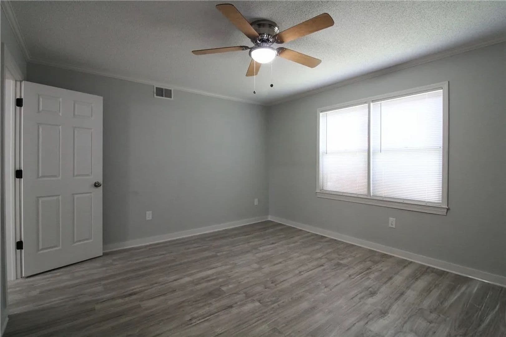 Athens Condo: 2505 W Broad St. #212