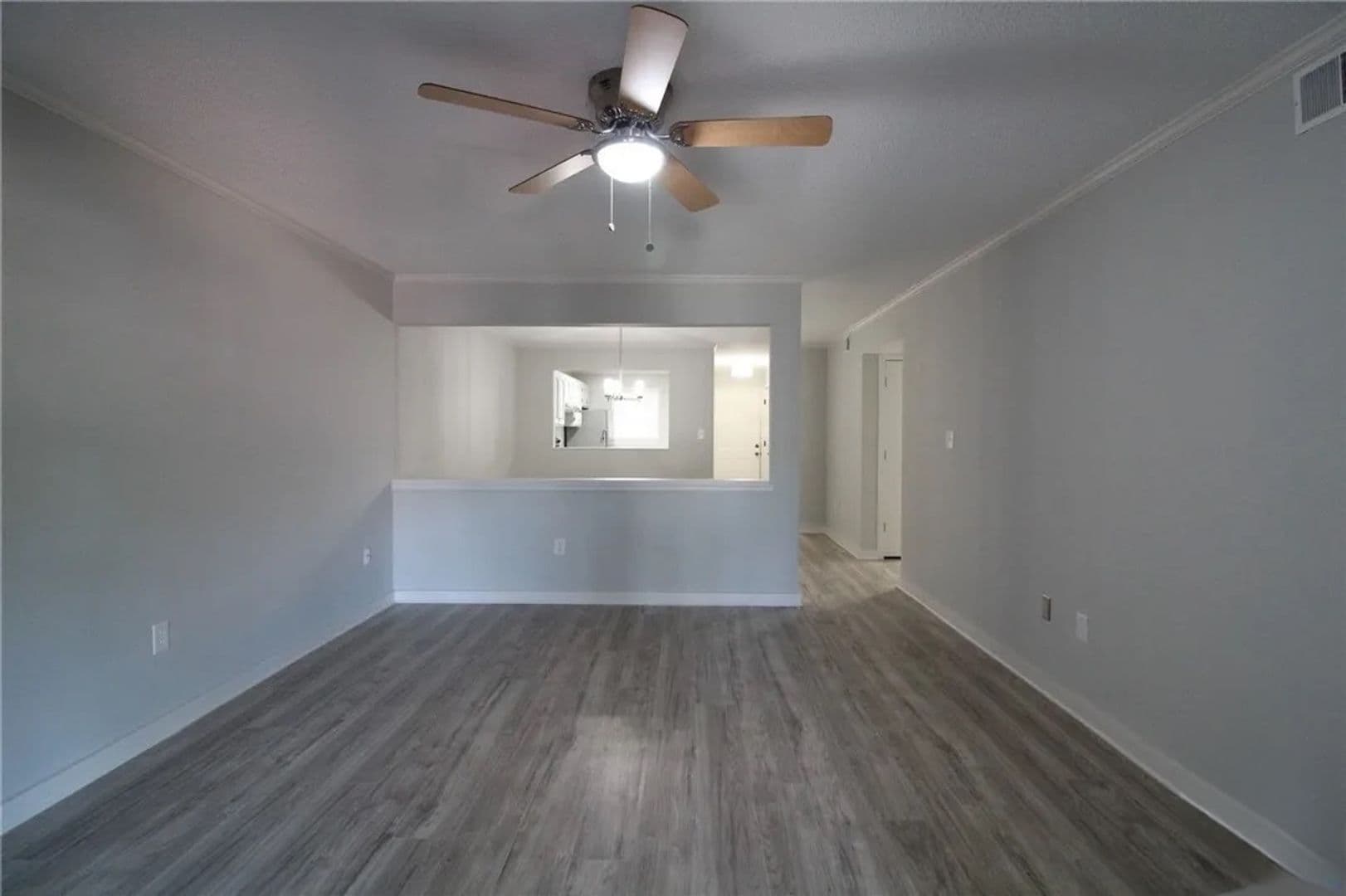 Athens Condo: 2505 W Broad St. #212