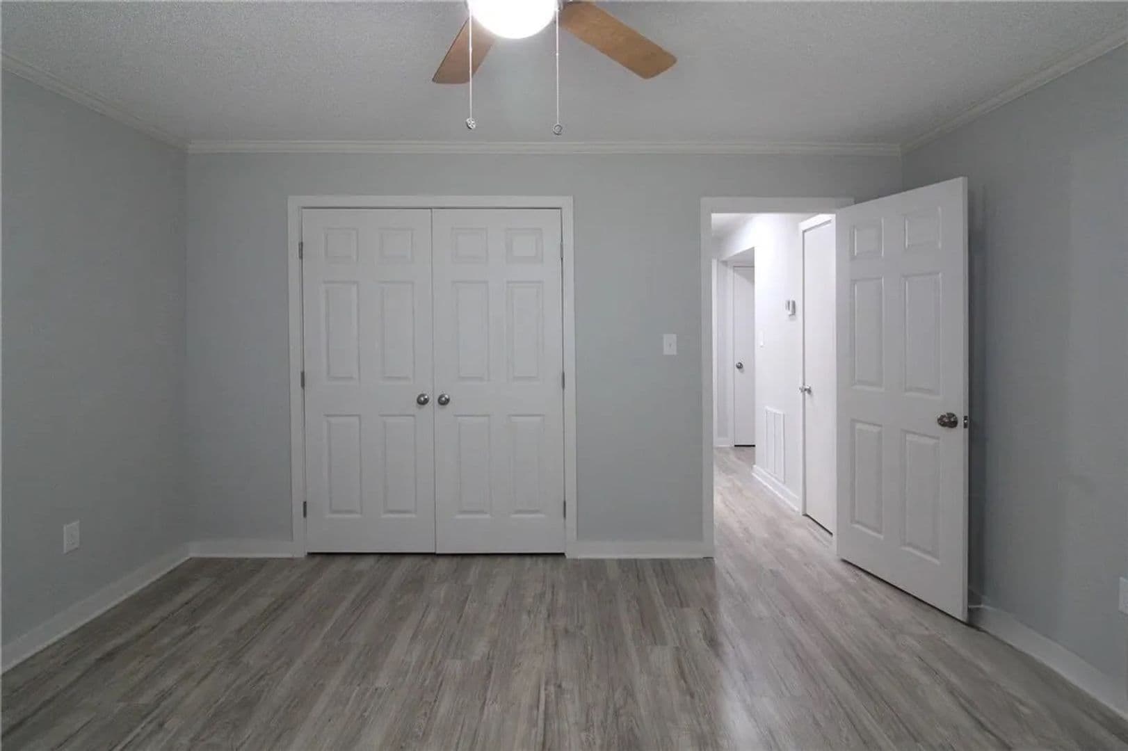 Athens Condo: 2505 W Broad St. #212