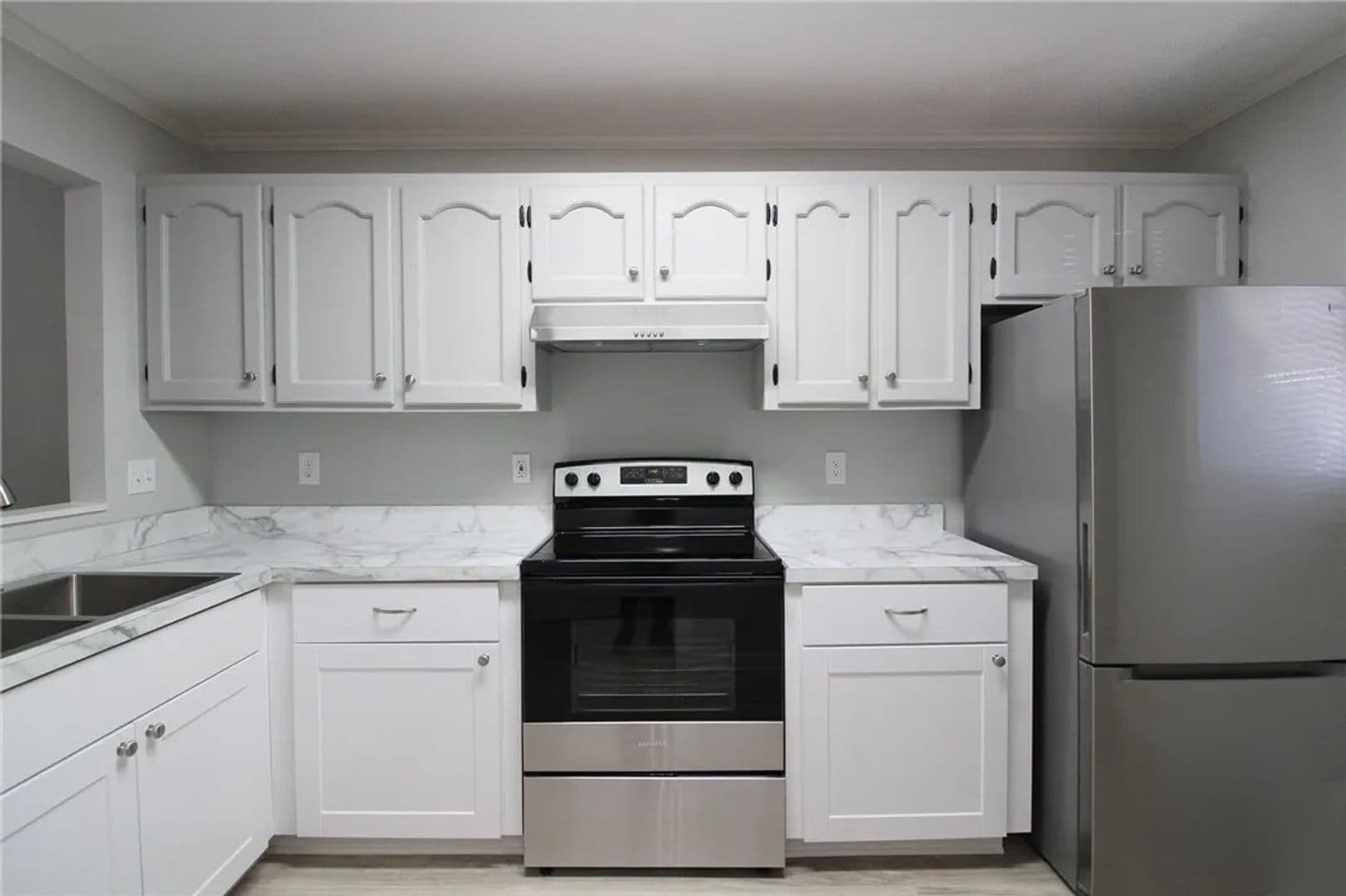 Athens Condo: 2505 W Broad St. #212