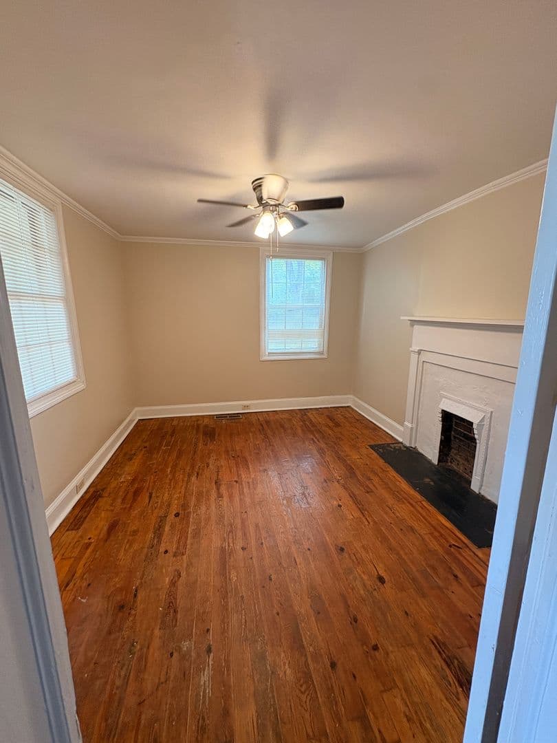 Athens House: 1085-B Macon Highway