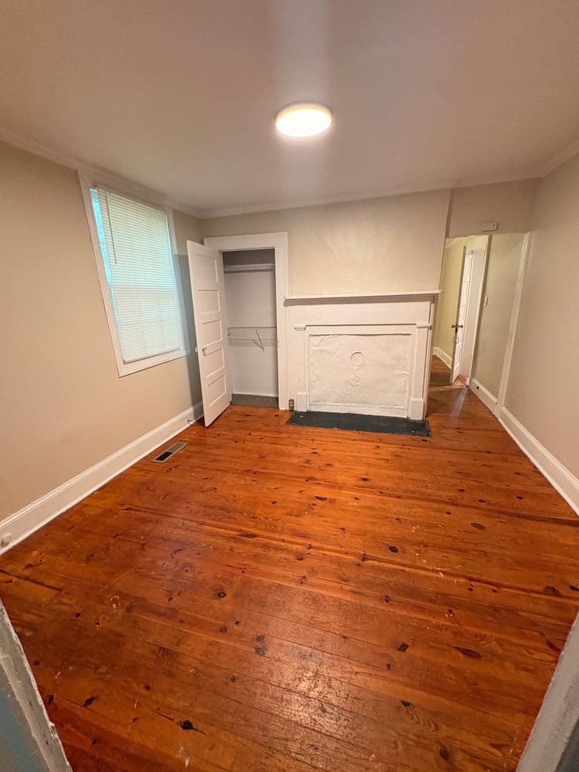 Athens House: 1085-B Macon Highway
