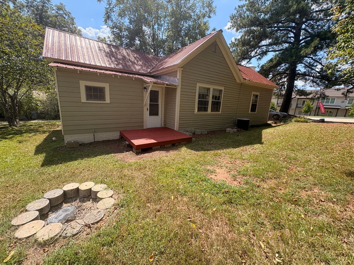 Athens House: 1095 Macon Highway