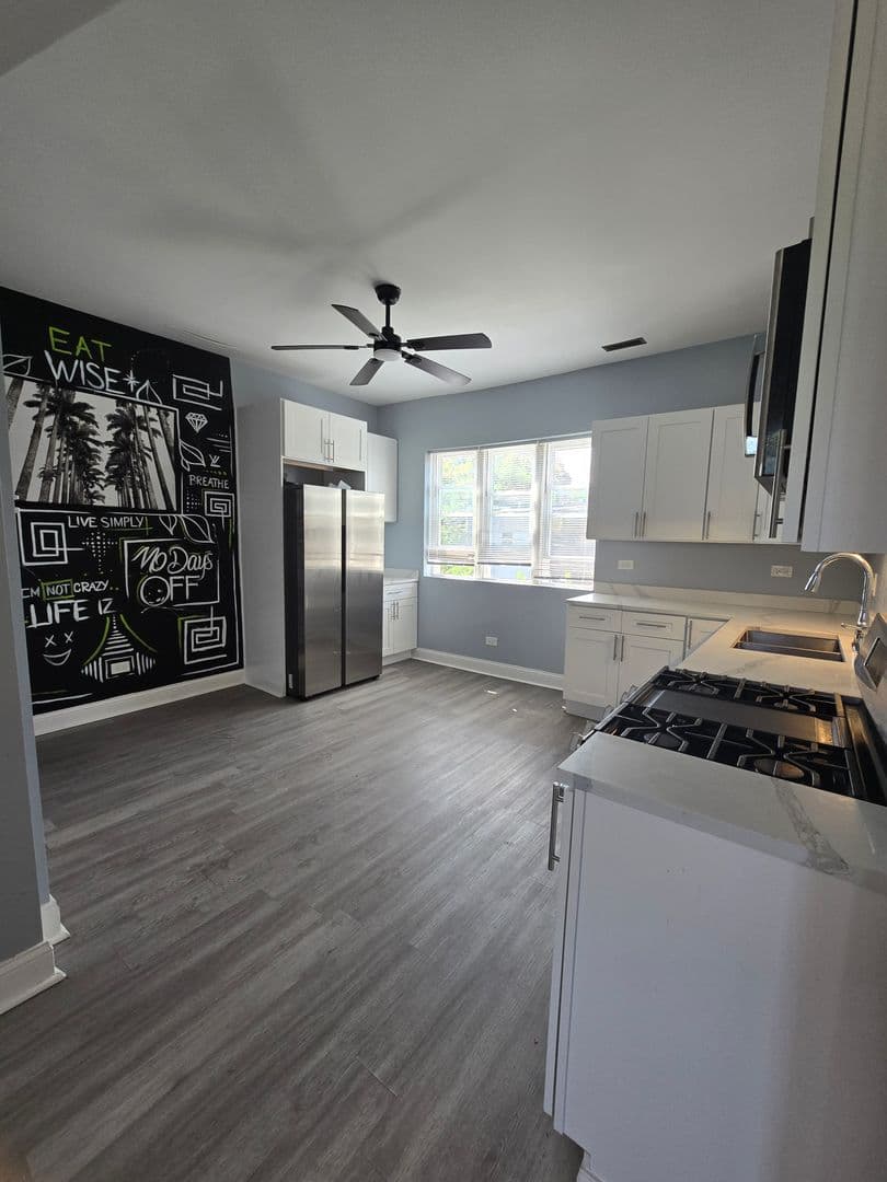 Chicago Apartment: 1111 W 62nd Street