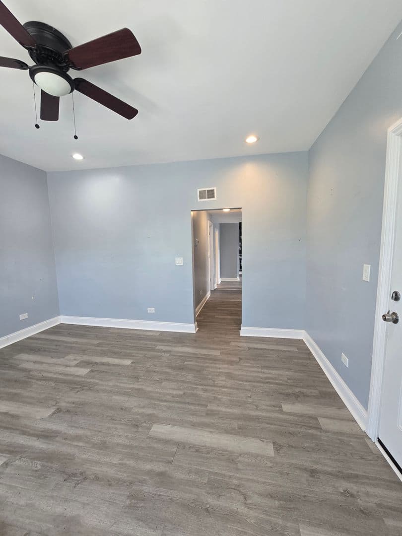 Chicago Apartment: 1111 W 62nd Street