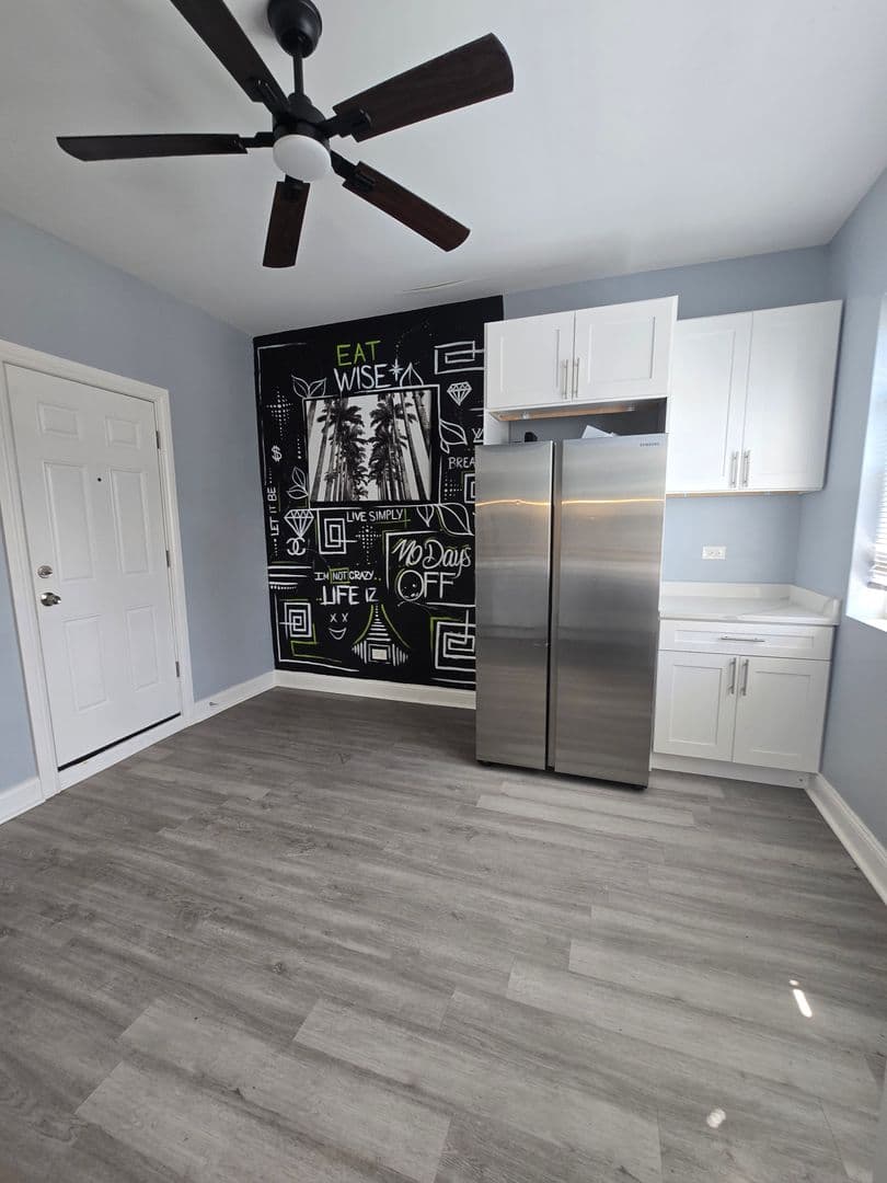 Chicago Apartment: 1111 W 62nd Street