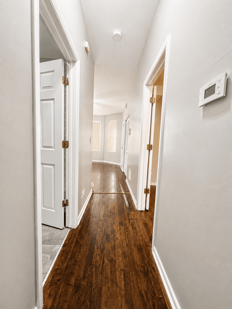 Chicago Apartment: 1235 S Kolin Ave