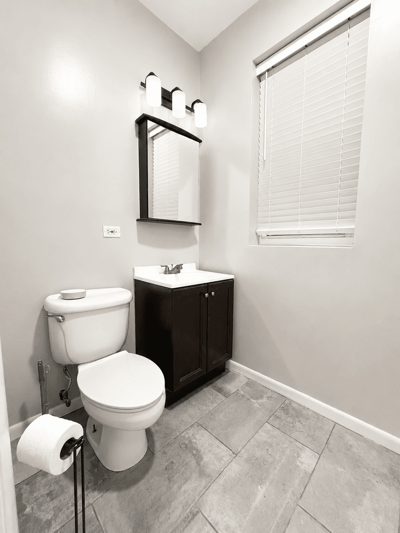 Chicago Apartment: 1235 S Kolin Ave