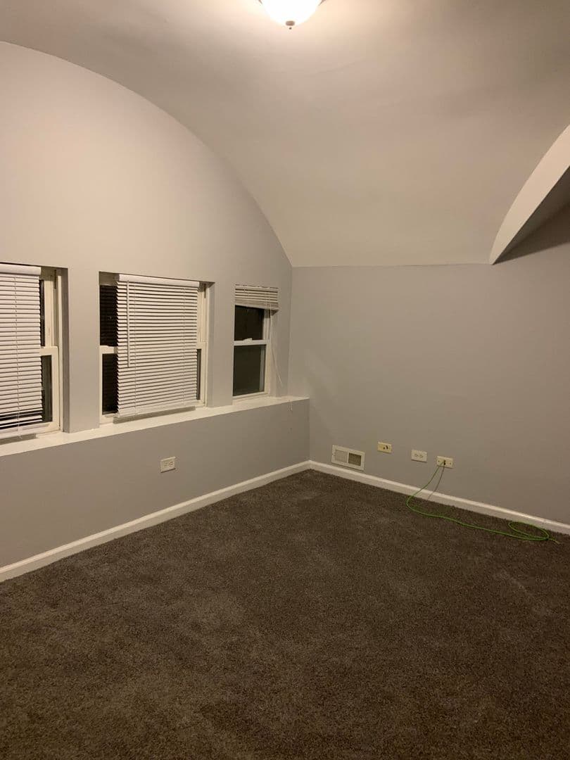 Chicago Apartment: 7147 S Princeton Avenue