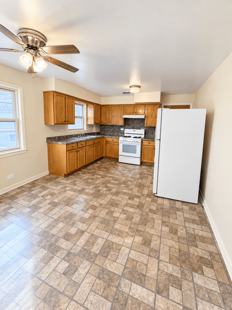 Chicago Apartment: 7842-7844 S Jeffery Blvd.