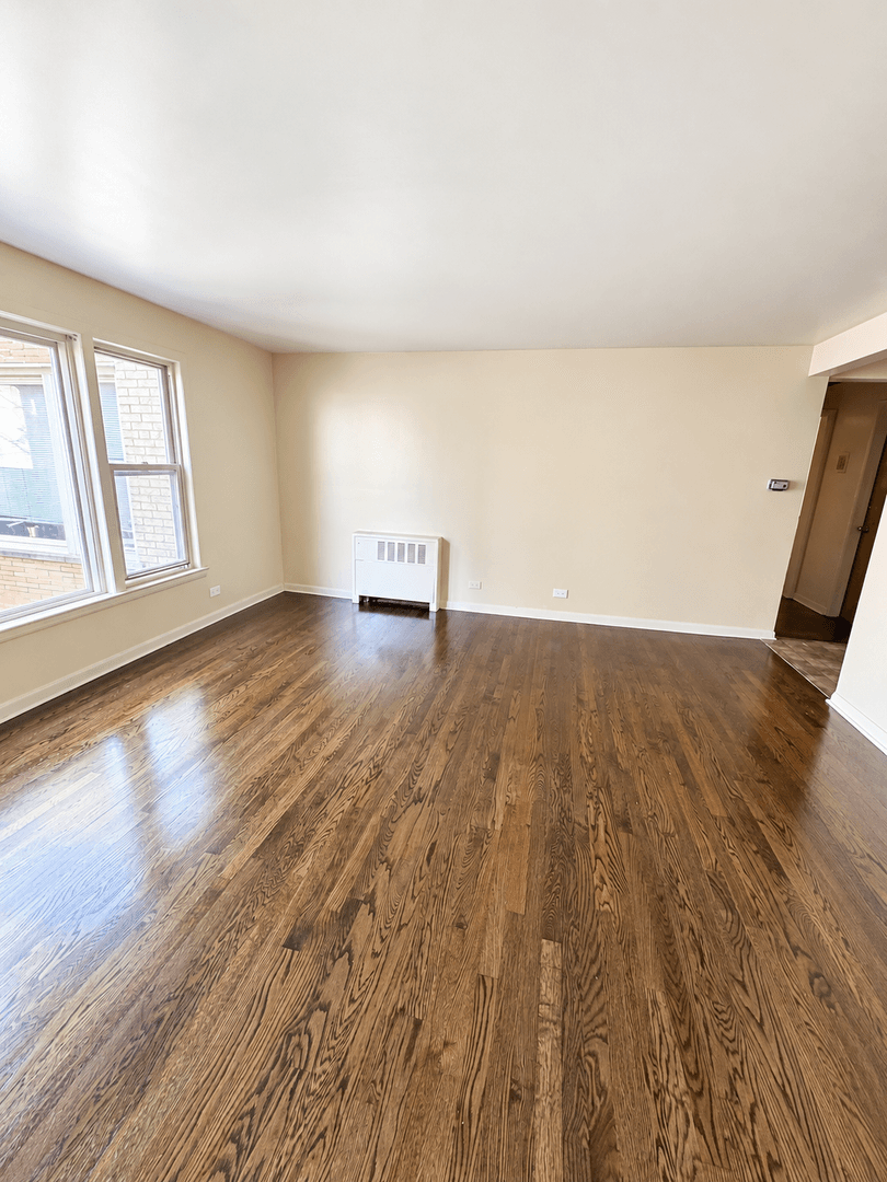 Chicago Apartment: 7842-7844 S Jeffery Blvd.