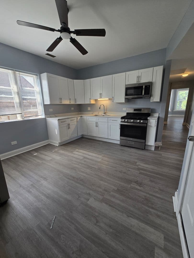 Chicago Apartment: 1111 W 62nd Street