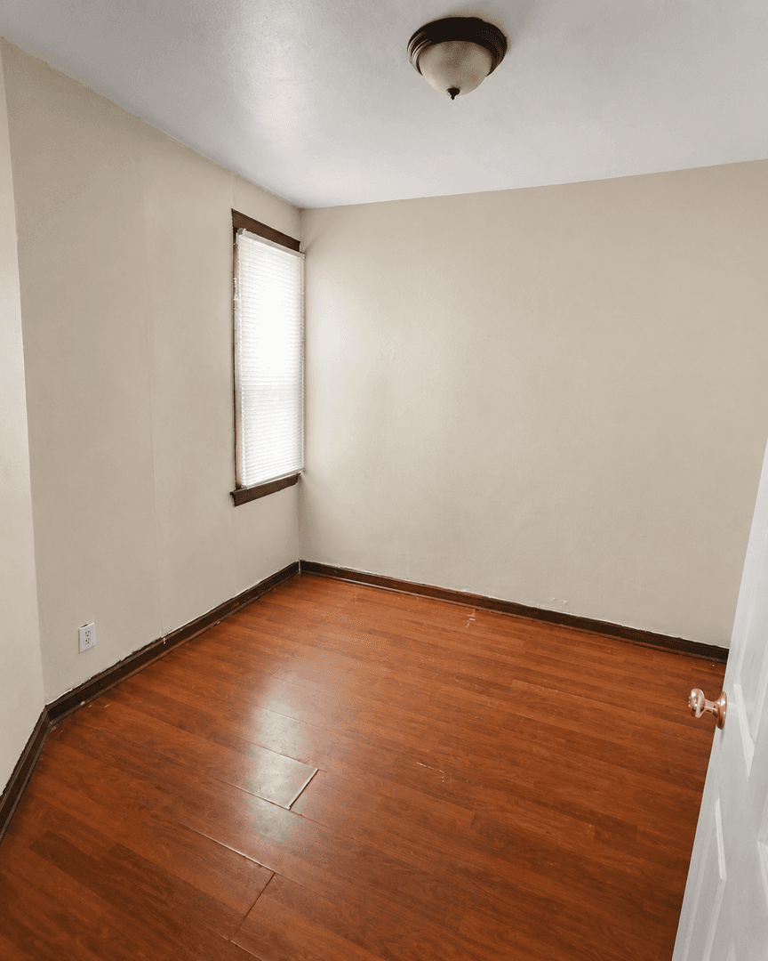 Chicago Apartment: 5031 S Elizabeth Street