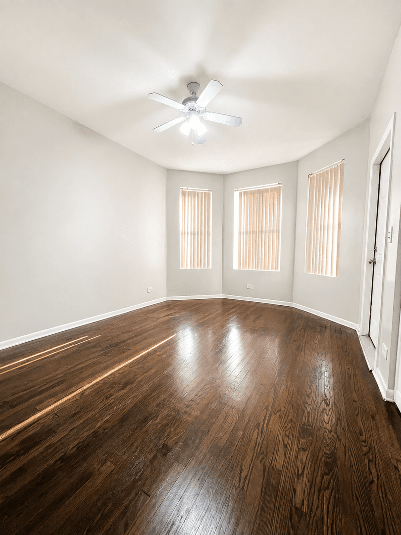 Chicago Apartment: 1235 S Kolin Ave
